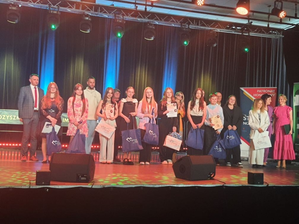 Laureatki VI Ogólnopolskiego Międzyszkolnego Festiwalu im. Zbigniewa Wodeckiego