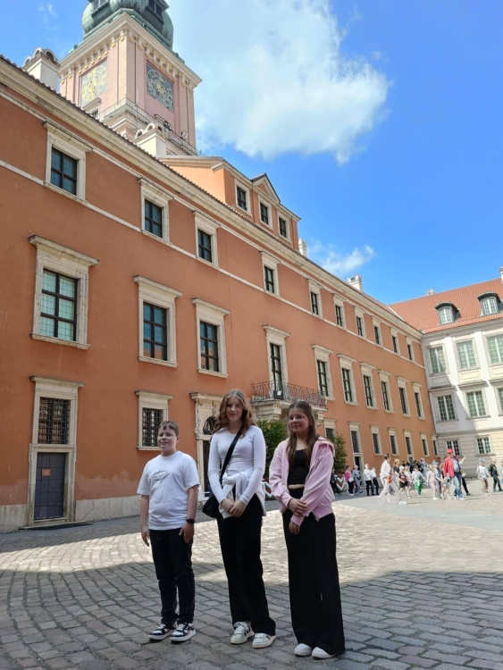 Wycieczka do Warszawy Laureatów Konkursu Pieśni Patriotycznej