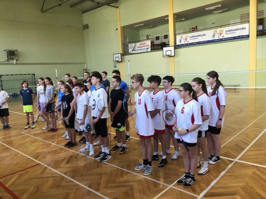 Powiatowe Drużynowe Zawody w Badmintona
