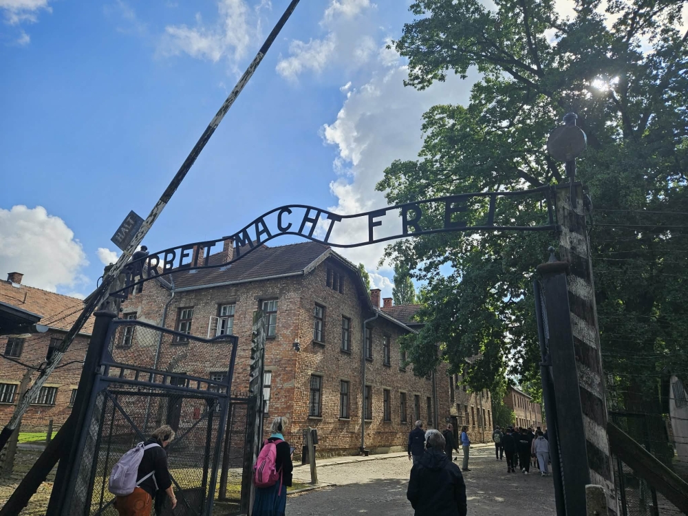Lekcja pamięci w Auschwitz-Birkenau czyli Oświęcimiu – Brzezince
