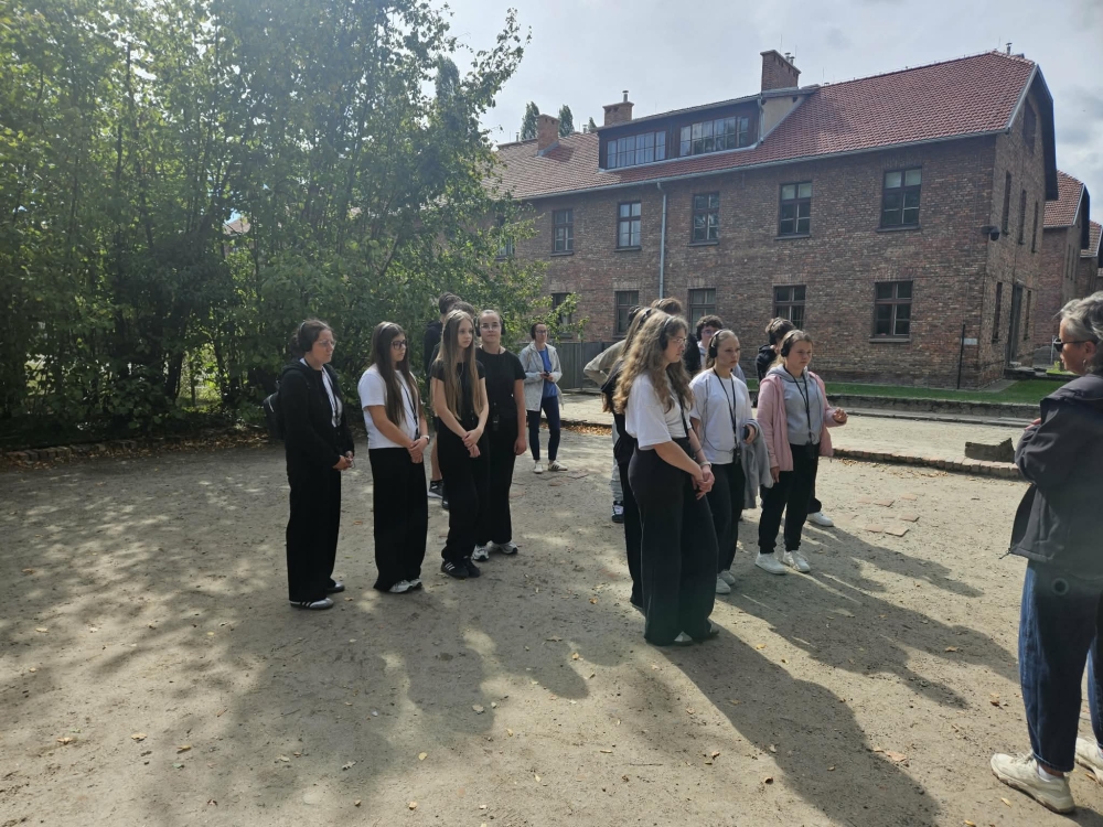 Lekcja pamięci w Auschwitz-Birkenau czyli Oświęcimiu – Brzezince